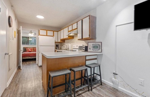 Tallahassee Condo | The Ward - Resort Style Gameday Condo