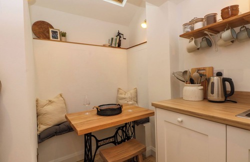 Middleton Cottage | THE WARREN, pet friendly, with open fire in Wirksworth