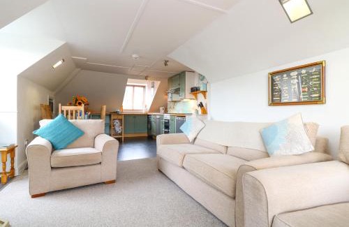 Porthcurno Apartment | The Watch