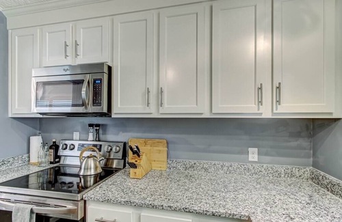 Murray Hill House | The Water Oak Bungalow quaint and cozy Murray Hill Riverside Home close downtown