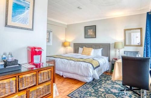 Campbellford Hotel | The Water's Edge Inn