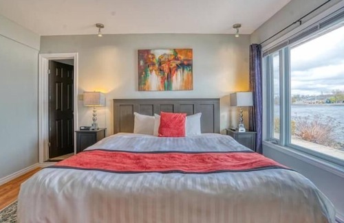 Campbellford Hotel | The Water's Edge Inn