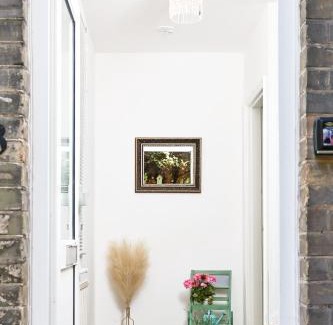Richmond-upon-Thames Ski Chalet | The Water Works Cottage