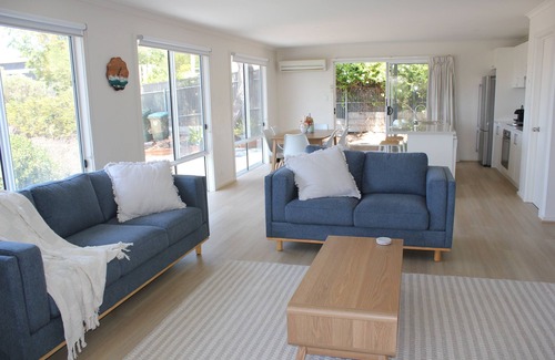 Port Elliot House | "The Watson" Port Elliot