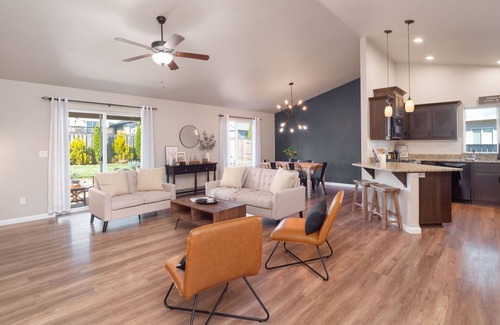 Winston House | The Watusi Place - A Modern Umpqua Valley Getaway