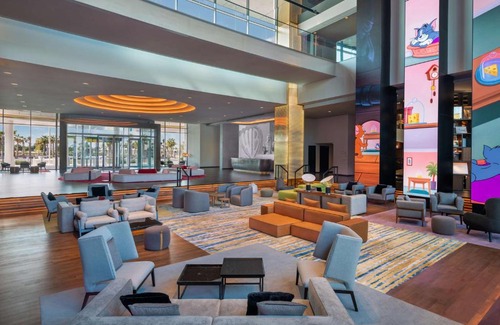 Abu Dhabi Hotel | The WB Abu Dhabi, Curio Collection By Hilton