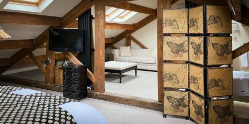 Ainley Top Hotel | The Weavers Shed