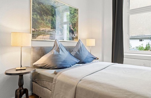 Friedrichshain Apartment | The Weichsel - Group Flat in Central Berlin, Family-Friendly, 3BR, 2 bath rooms, 4- 6 Guests