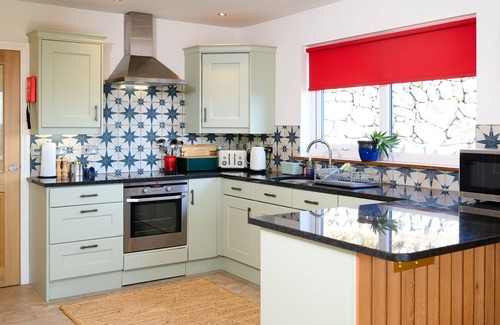 Sandyhills Cottage | The Well - a cottage that sleeps 4 guests in 2 bedrooms