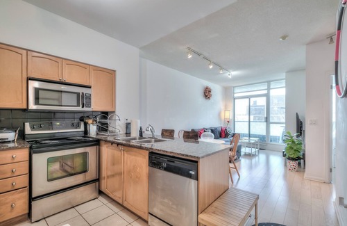 Wellington Place Apartment | The Well Downtown