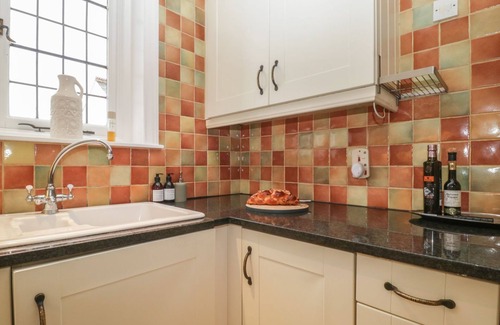 Bournemouth Cottage | THE WELL HOUSE, pet friendly, luxury holiday cottage in Bournemouth