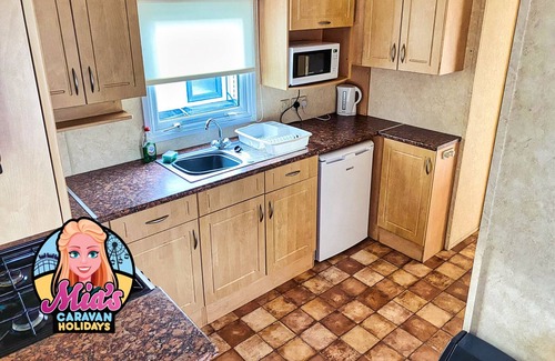 Skegness House | The Westmorland Caravan: Affordable Skegness family fun near Fantasy Island!