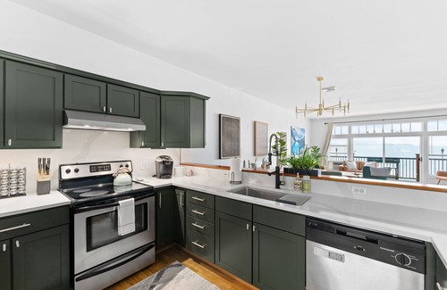 Colchester House | The Westside - Hot tub, Private Beach & Dock. Pet-friendly!