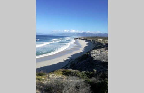 De Kelders House | The Whale House - De Kelders
