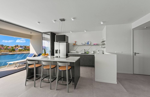 Pietermaai District Apartment | The Wharf 7E city apartment, overlooking Annabay, downtown Willemstad