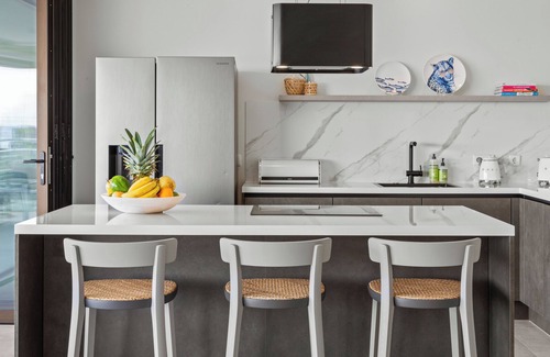 Pietermaai District Apartment | The Wharf 7E city apartment, overlooking Annabay, downtown Willemstad