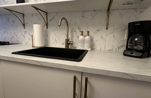 South Main Street Apartment | The Wheat House on Main (Unit 5)