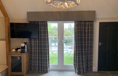 Sandbach Bed & Breakfast | The Wheatsheaf Hotel Sandbach