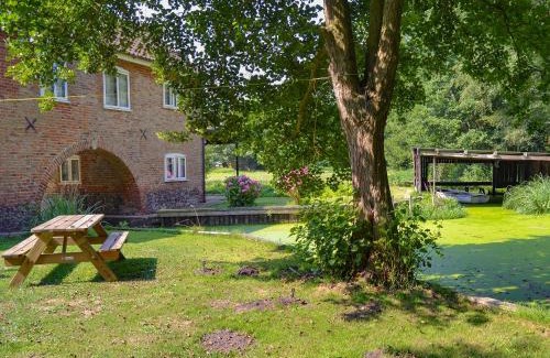 Irstead House | The Wherry Arch