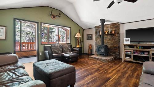 Leadville House | The Whispering Pines Cabin