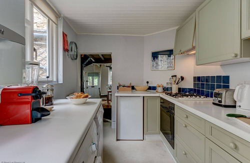 Woodstock Cottage | The White Cottage | Woodstock Holiday Let | 2 Beds & Sleeps 3
