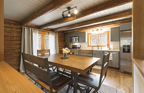Whitefish House | The Whitefish Trail Retreat - Incredible cabin with privacy close to Whitefish