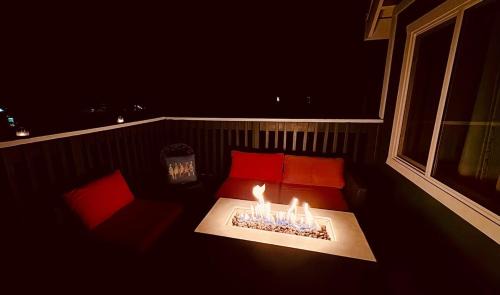Sugarloaf House | The Wildflower Cottage with AC Firepit with BBQ!