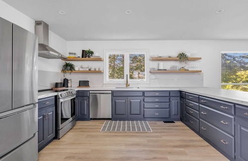 Prince Edward House | The Willows | 3 Bedrooms | 6 Guests | Heated Pool