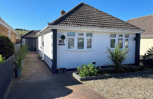 Weymouth House | THE WILLOWS, family friendly, with a garden in Preston