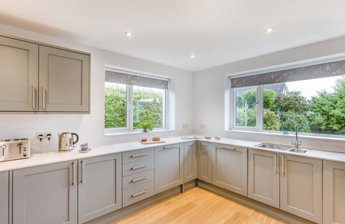 South Molton House | The Willows - Two Bedroom House, Sleeps 4