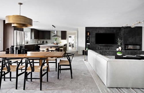 Cranbrooke Manor Villa | The Wilshire: New 7BD/5BA Luxury Villa Retreat [Heated Pool/Hot Tub Included]