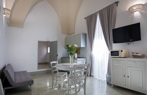 Matino Apartment | The Windows on Rome Street - Memes