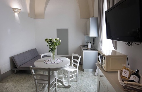 Matino Apartment | The Windows on Rome Street - Memes