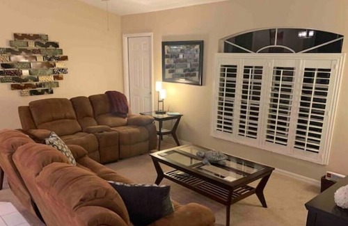 Joel House | "The Windy Palm" w king suite to pool