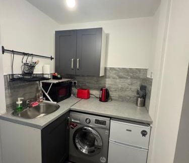 Birmingham House | The Wing Home Stay