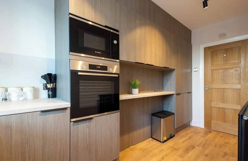 Withington Condo | The Withington 3Bed & 2Bath Close To Christies