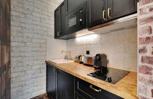 Saint-Lambert Apartment | The Wizard's Studio!