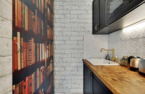 Saint-Lambert Apartment | The Wizard's Studio!