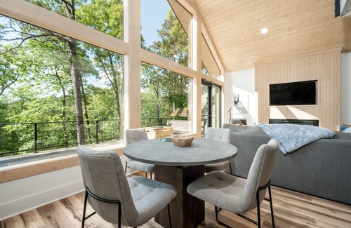 Hot Springs Cabin | The Woodcutter Cabin, Hot Tub, Mountain