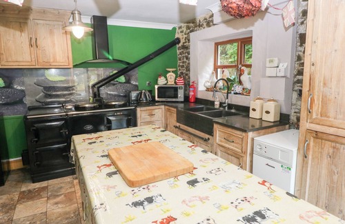 Narberth Cottage | THE WOODLANDS LOWER LEVEL, family friendly in Stepaside