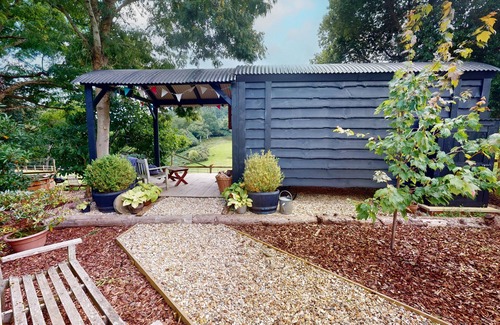 Minehead Apartment | The Woodman's Hut, Minehead