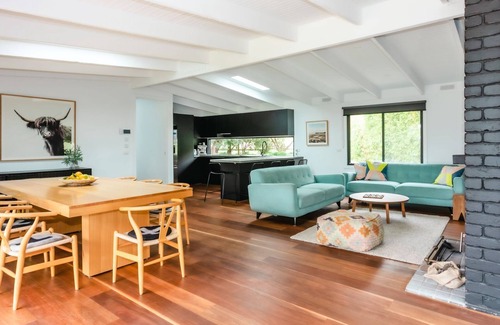 Flinders House | The Woods Flinders - Experience the ultimate escape at this recently renovated stunning home.