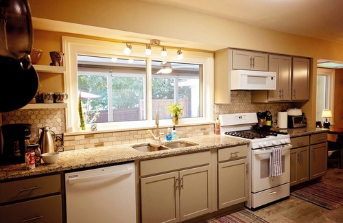 Berea House | The Woods - Hot Tub - Dog-Friendly - Near Town & Trails -3 bedrooms - 2 baths
