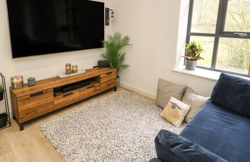 Cartworth Apartment | THE WOOLERY, family friendly in Holmfirth