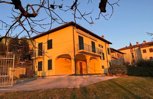 Colle Brianza Apartment | The Yellow House - Poppy small and functional apartment