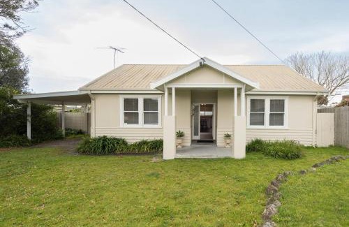 Rosebud House | 'The Zophey House' A Charming Coastal Cottage