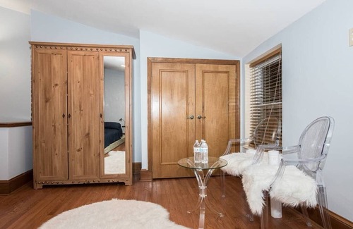 Southwark House | *THEE TREEHOUSE* , Queen Village, PennsLanding, Metro Unit 1856