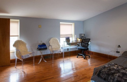 Southwark House | *THEE TREEHOUSE* , Queen Village, PennsLanding, Metro Unit 1856