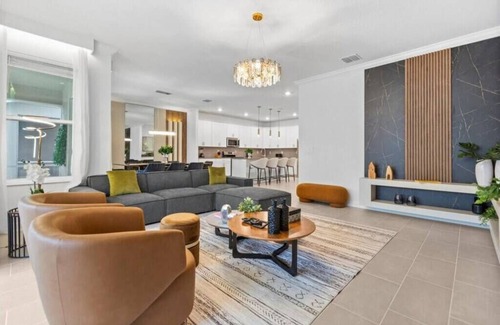 Four Corners Hotel | Themed and modern single family at Champions Gate