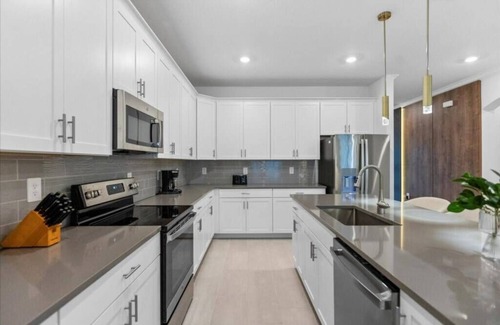 Four Corners Hotel | Themed and modern single family at Champions Gate